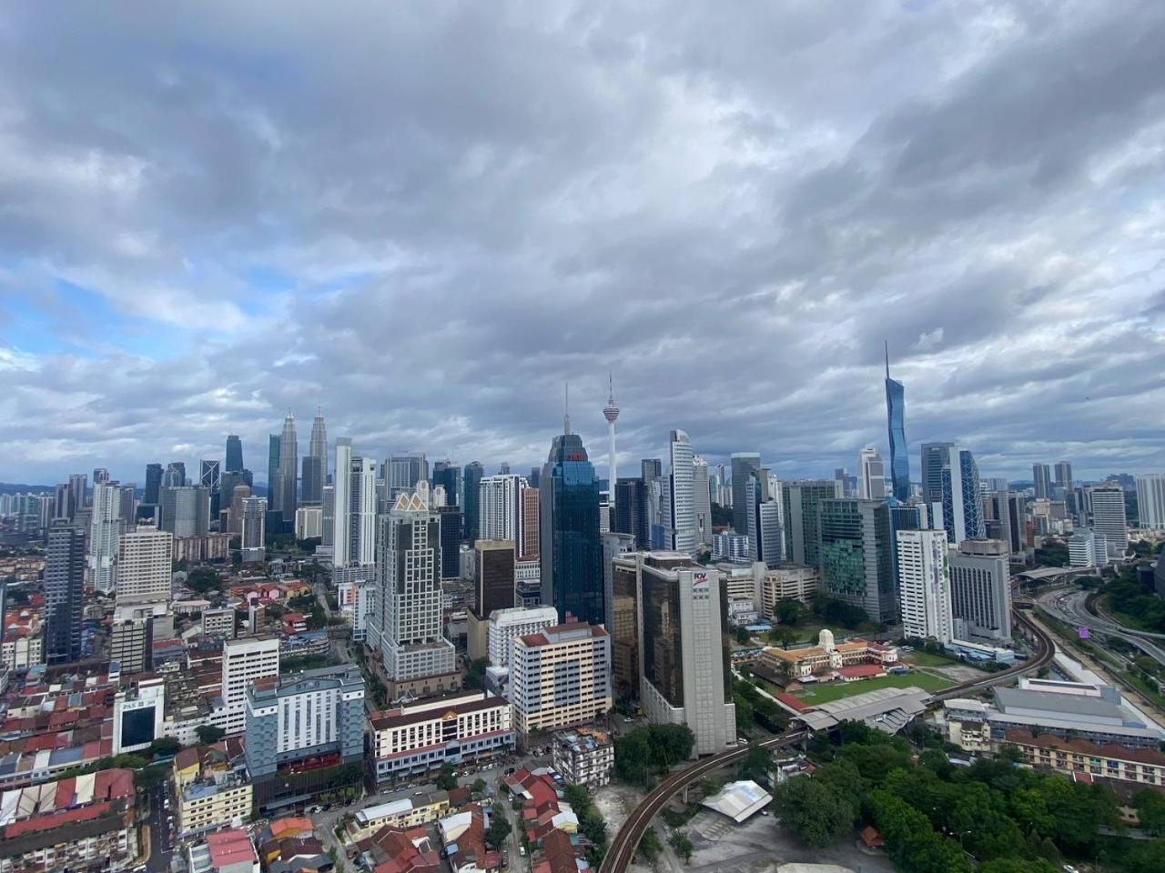 Penthouse Skypool Friend Hostel Kuala Lumpur Exterior photo