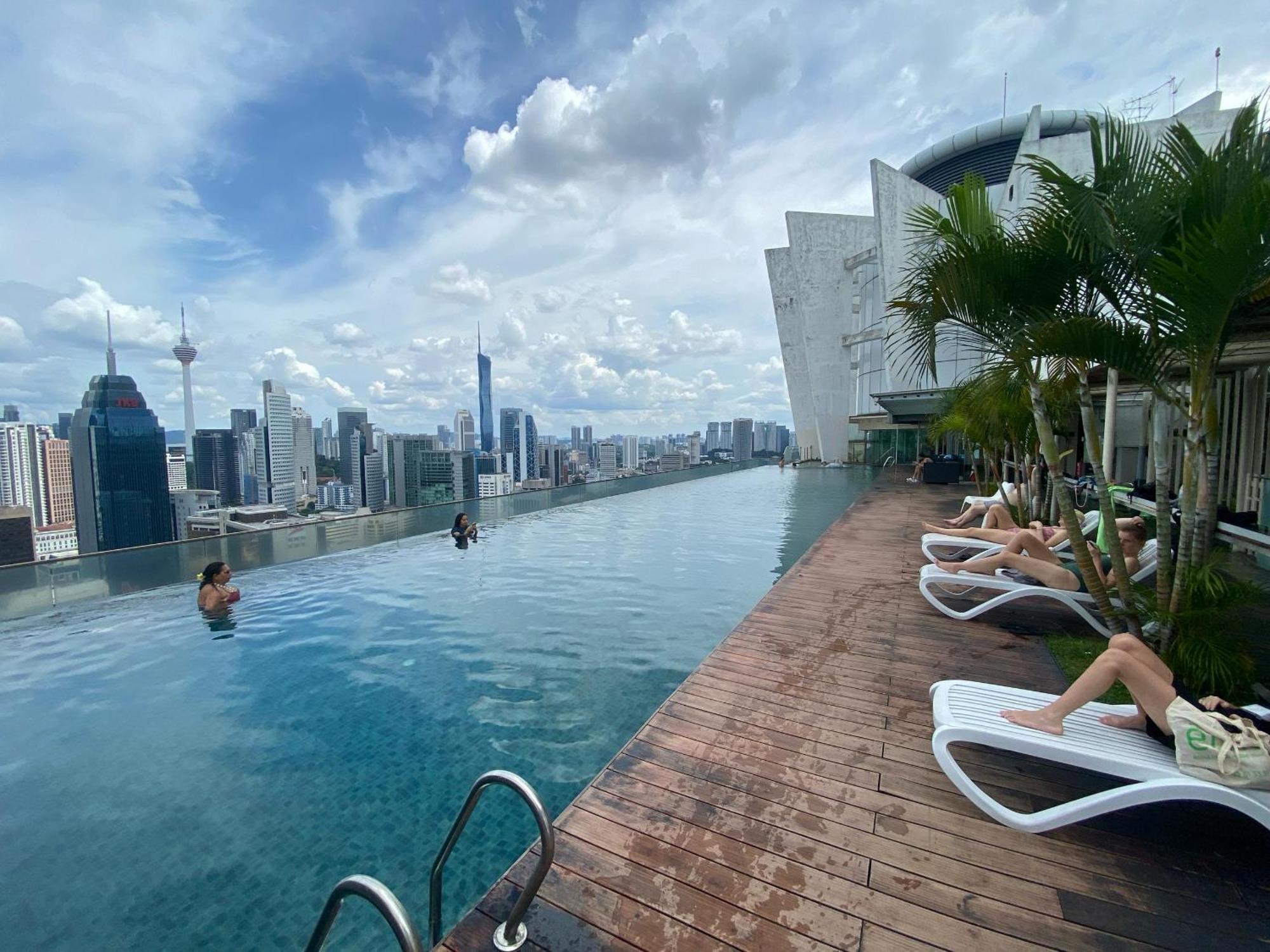 Penthouse Skypool Friend Hostel Kuala Lumpur Exterior photo